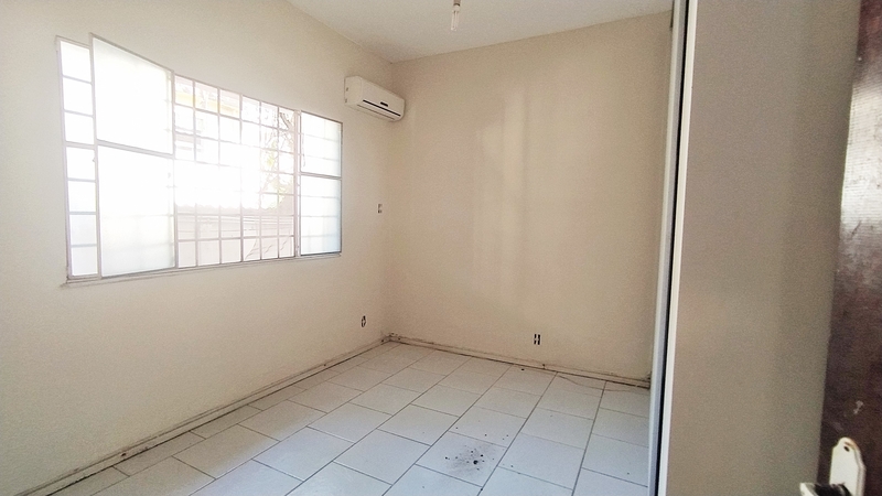 Casas  lineares próximo Av. Cesário de Melo.