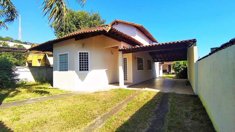 Casas  lineares próximo Av. Cesário de Melo.