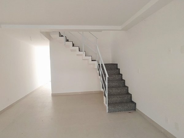 Casa triplex primeira aquisição 2 suítes no bairro Adriana Campo Grande -RJ