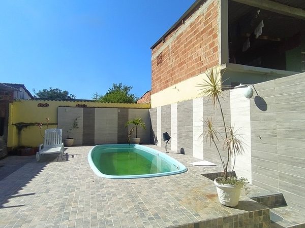 Terreno amplo com casa e piscina