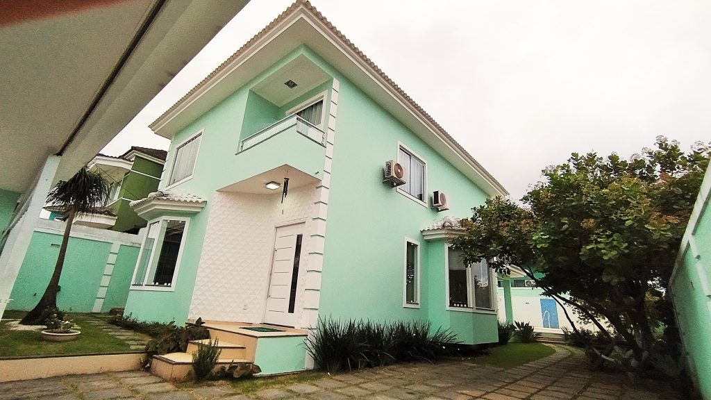 Casa duplex alto padrão e fino acabamento 3 quartos condomínio Girassol Campo Grande