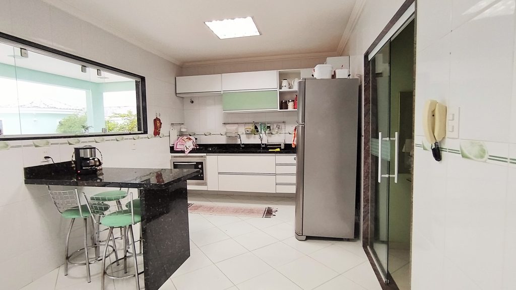 Casa duplex alto padrão e fino acabamento 3 quartos condomínio Girassol Campo Grande