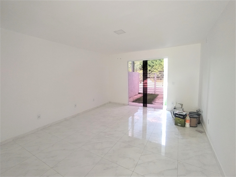 Casa duplex com 2 suítes Bairro Silvestre Campo Grande – RJ.