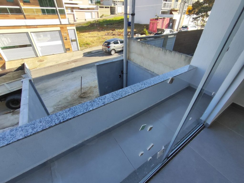 Casa para locação 02 suítes em condomínio fechado Campo Grande – RJ