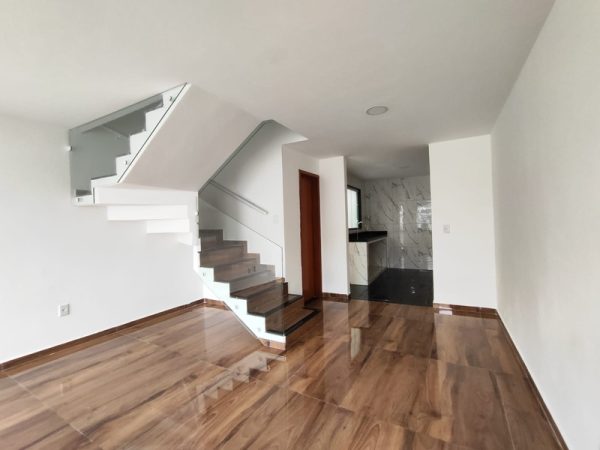 Casa fino acabamento para locação em condomínio fechado.
