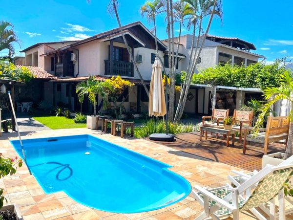Casa duplex 03 suítes fino acabamento com piscina e ótima localidade – Cpo Grande – RJ.