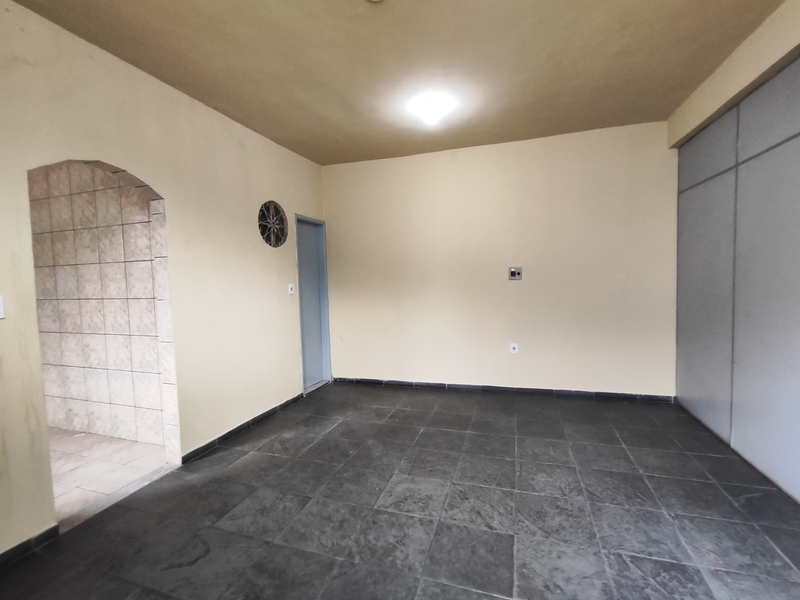 Prédio comercial com 200m² e loja frontal na Est. do Quafá próx. Av. Brasil. Estudando parcerias.