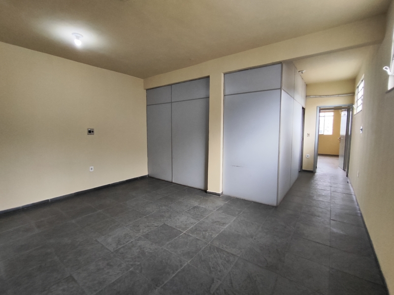 Prédio comercial com 200m² e loja frontal na Est. do Quafá próx. Av. Brasil. Estudando parcerias.