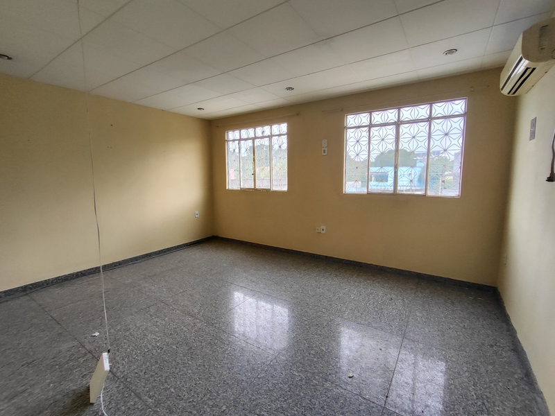 Prédio comercial com 200m² e loja frontal na Est. do Quafá próx. Av. Brasil. Estudando parcerias.