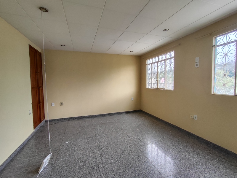 Prédio comercial com 200m² e loja frontal na Est. do Quafá próx. Av. Brasil. Estudando parcerias.