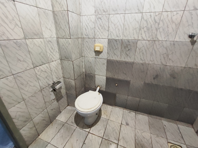 Prédio comercial com 200m² e loja frontal na Est. do Quafá próx. Av. Brasil. Estudando parcerias.