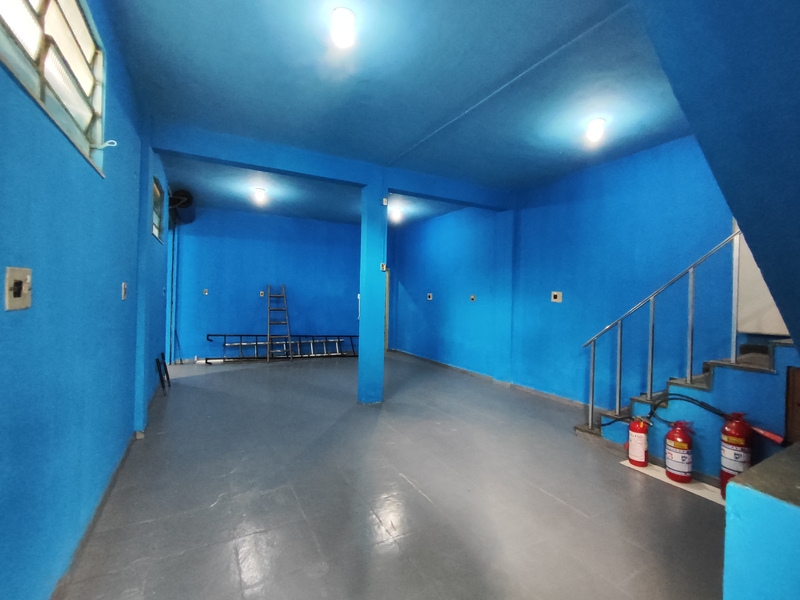 Prédio comercial com 200m² e loja frontal na Est. do Quafá próx. Av. Brasil. Estudando parcerias.