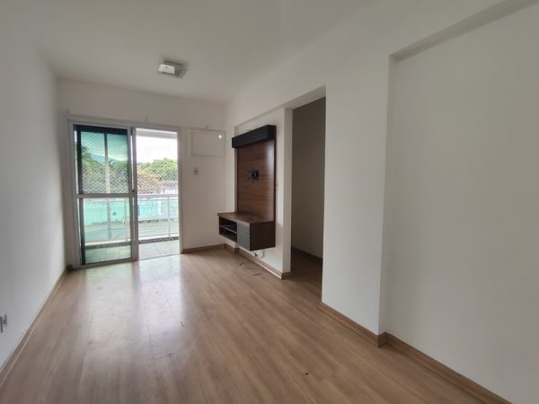 Apartamento no Adryana Varandas com suíte para locação.