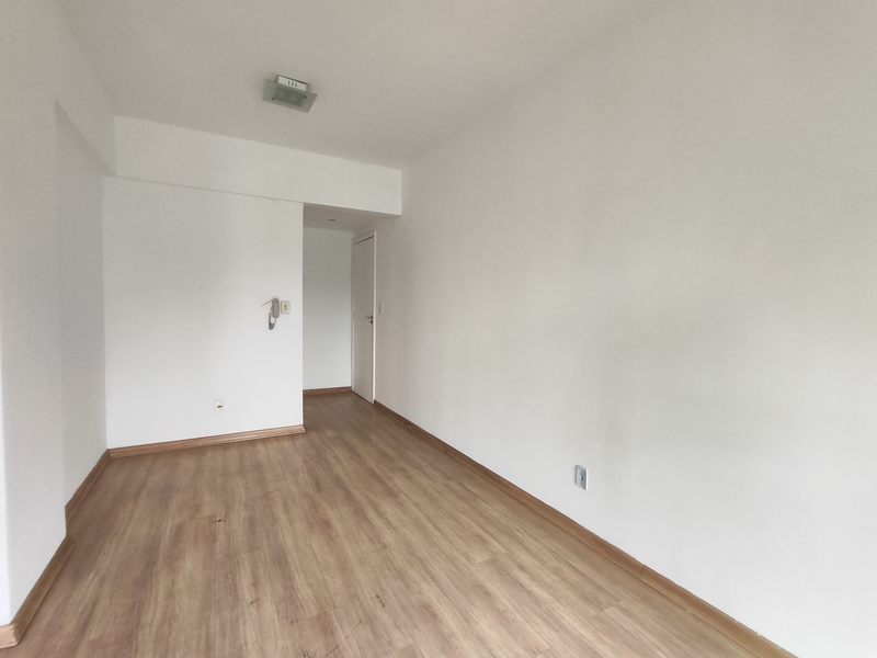 Apartamento no Adryana Varandas com suíte para locação. Apartamento no Adryana Varandas com suíte para locação.