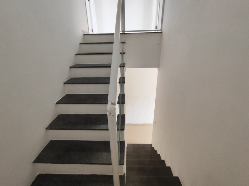 Casa duplex 02 suítes com quintal financiando no Bairro Silvestre Campo Grande – RJ