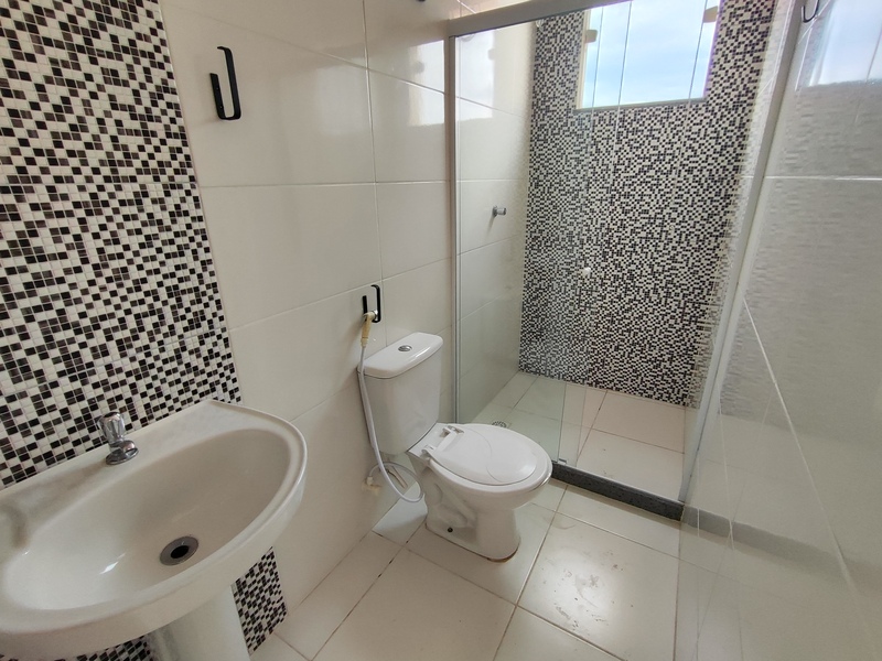 Casa duplex 02 suítes com quintal financiando no Bairro Silvestre Campo Grande – RJ