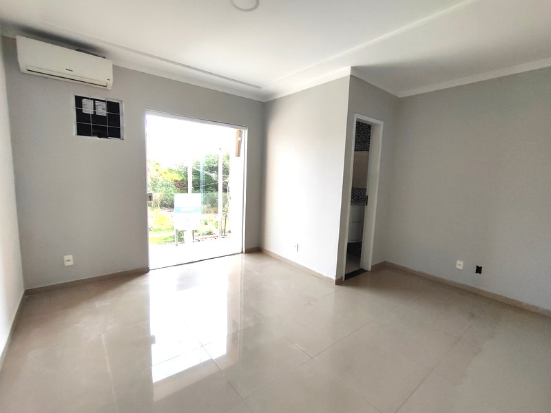 Casa duplex 02 suítes com quintal financiando no Bairro Silvestre Campo Grande – RJ