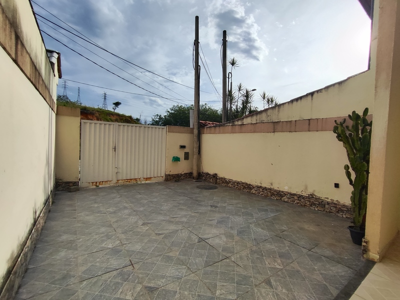 Casa duplex 02 suítes com quintal financiando no Bairro Silvestre Campo Grande – RJ