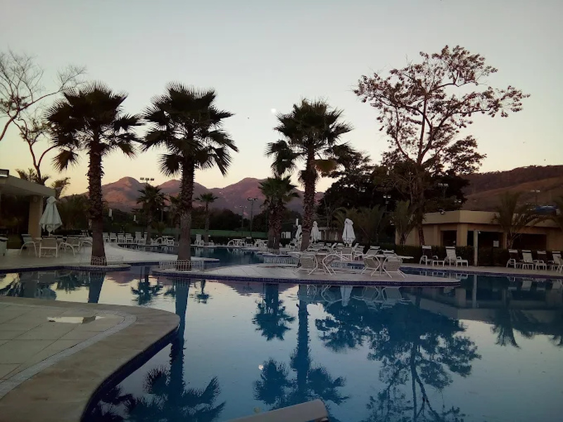 Apartamento no Life Risort com 03 quartos financiando.