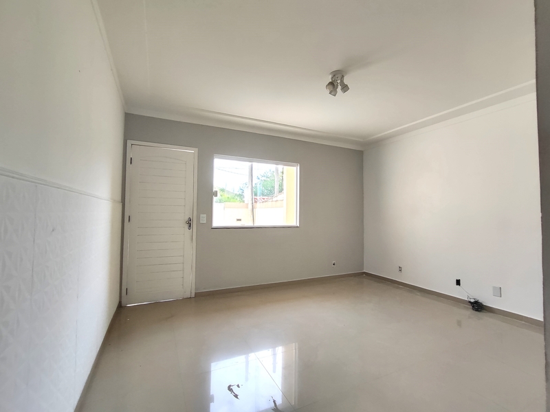 Casa duplex 02 suítes com quintal financiando no Bairro Silvestre Campo Grande – RJ