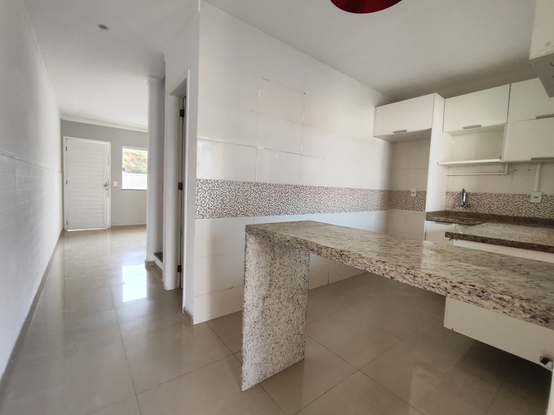 Casa duplex 02 suítes com quintal financiando no Bairro Silvestre Campo Grande – RJ