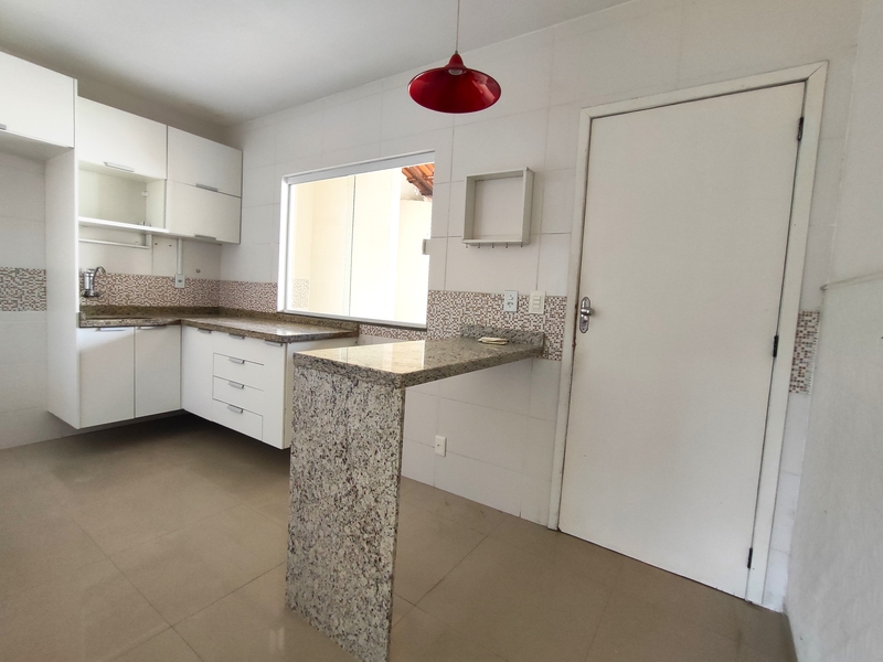 Casa duplex 02 suítes com quintal financiando no Bairro Silvestre Campo Grande – RJ