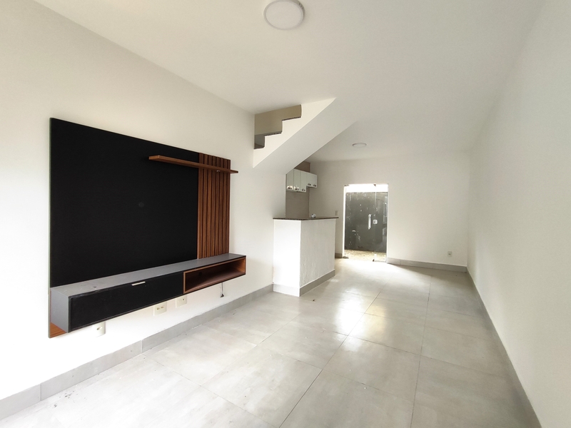 Casa duplex 02 suítes em condomínio Fechado – Campo Grande  -RJ.