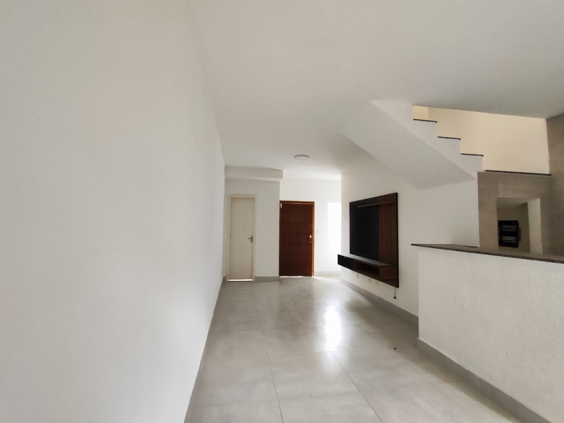 Casa duplex 02 suítes em condomínio Fechado – Campo Grande  -RJ.