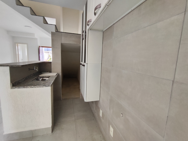 Casa duplex 02 suítes em condomínio Fechado – Campo Grande  -RJ.