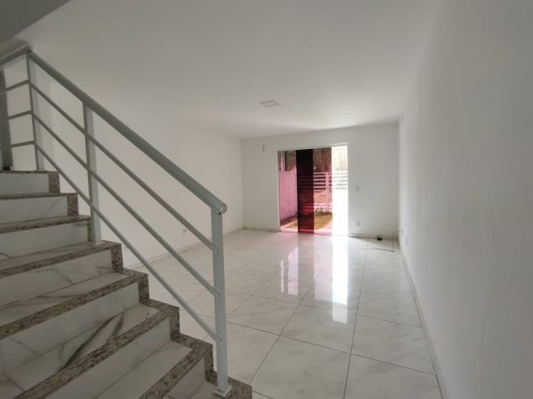 Casa duplex para Venda com 02 suítes Bairro Silvestre – Campo Grande – RJ