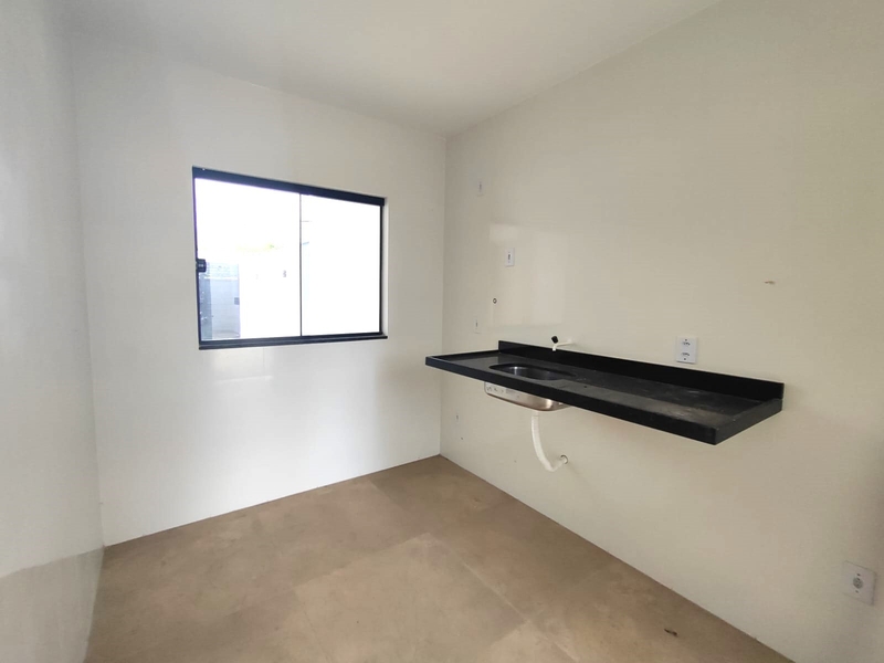 Casa linear bairro Letícia, primeira aquisição financiando pela CEF 80%.