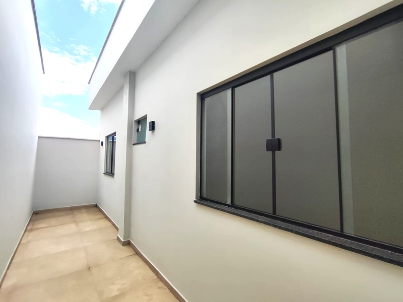 Casa linear bairro Letícia, primeira aquisição financiando pela CEF 80%.