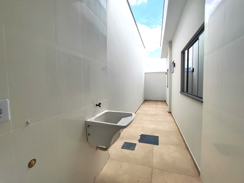 Casa linear bairro Letícia, primeira aquisição financiando pela CEF 80%.