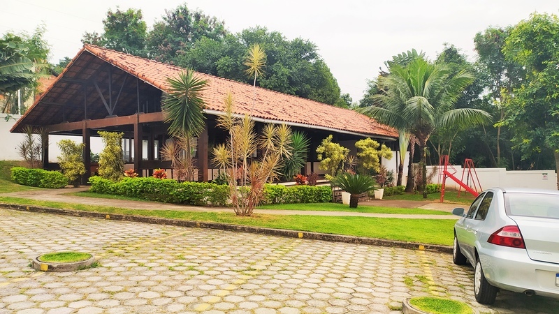 Apartamento de 3º andar  para venda Cpo Grande  -RJ em condomínio fechado e com vaga para veículo.