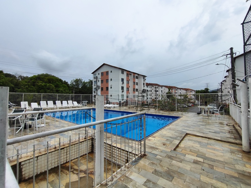 Apartamento de 3º andar  para venda Cpo Grande  -RJ em condomínio fechado e com vaga para veículo.