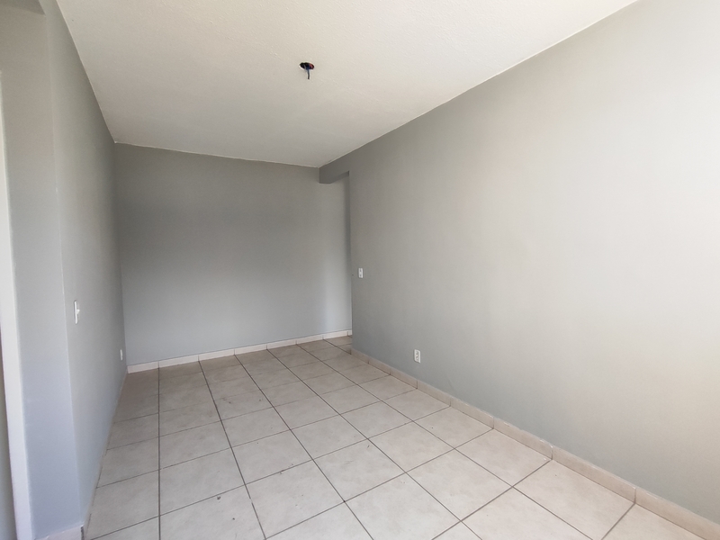 Apartamento de 3º andar para venda 02 quartos condomínio fechado.