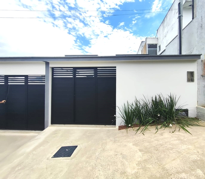 Casa linear bairro Letícia, primeira aquisição financiando pela CEF 80%.