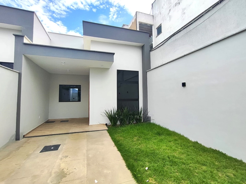 Casa linear bairro Letícia, primeira aquisição financiando pela CEF 80%.