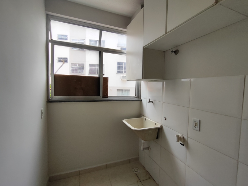 Apartamento de 3º andar  para venda Cpo Grande  -RJ em condomínio fechado e com vaga para veículo.