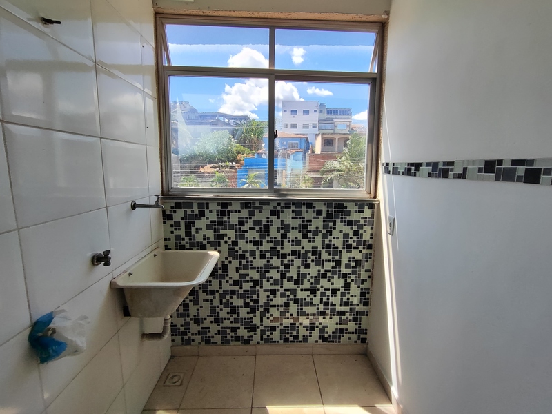 Apartamento de 3º andar para venda 02 quartos condomínio fechado.