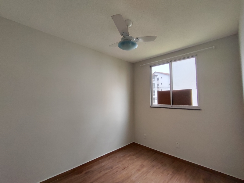 Apartamento de 3º andar  para venda Cpo Grande  -RJ em condomínio fechado e com vaga para veículo.