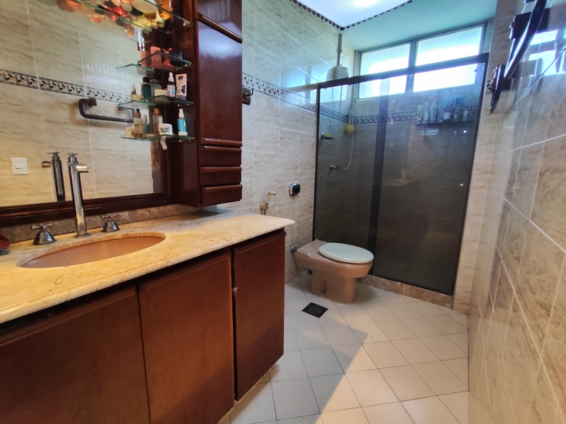 Apartamento 03 quartos em condomínio no centro de Campo Grande – RJ