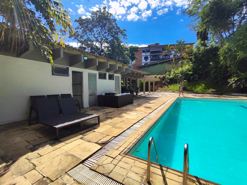 Apartamento 03 quartos em condomínio no centro de Campo Grande – RJ