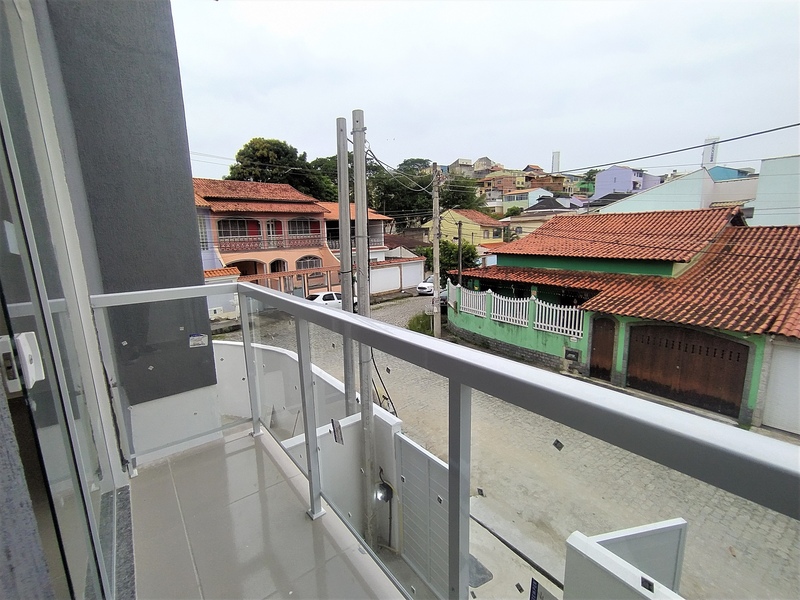 Casa triplex com  03 quartos e terraço Sub bairro. Silvestre – Campo Grande – RJ