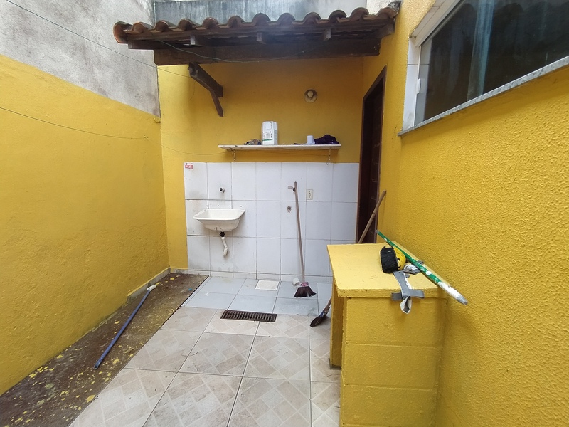 Oportunidade! Casa duplex 02 quartos e quintal. Cosmos – Rio de Janeiro – RJ