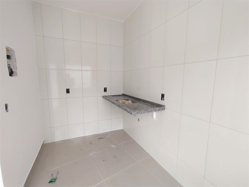 Casa triplex com  03 quartos e terraço Sub bairro. Silvestre – Campo Grande – RJ