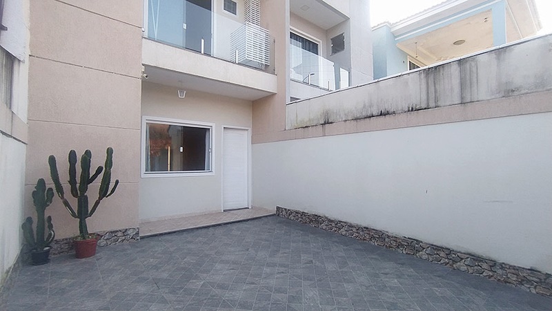Casa duplex 02 suítes com quintal financiando no Bairro Silvestre Campo Grande – RJ