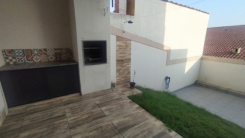 Casa duplex 02 suítes com quintal financiando no Bairro Silvestre Campo Grande – RJ