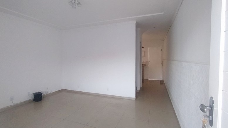 Casa duplex 02 suítes com quintal financiando no Bairro Silvestre Campo Grande – RJ