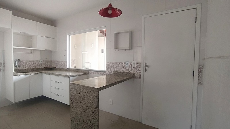 Casa duplex 02 suítes com quintal financiando no Bairro Silvestre Campo Grande – RJ
